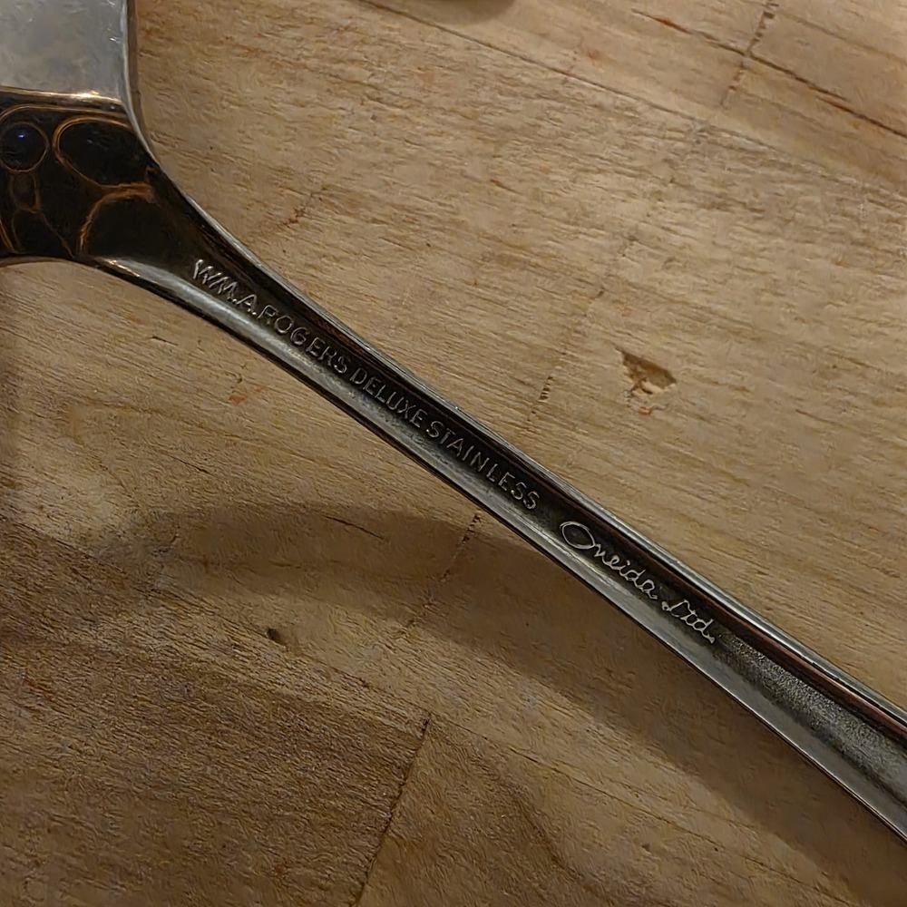WM A ROGERS c1991 COLONIAL MOOD DELUXE STAINLESS 6 PLACE/ OVAL TEA SPOONS - Picture 3 of 3